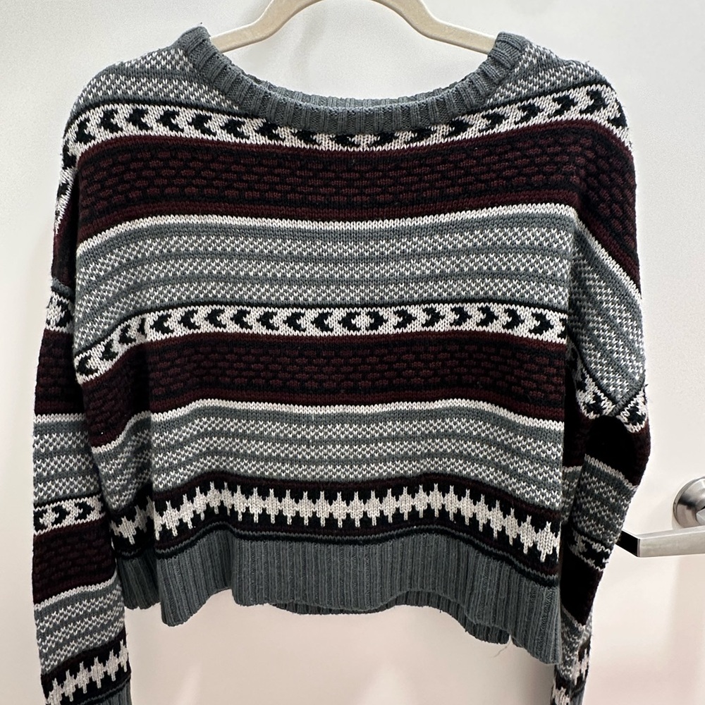 BB Dakota Women's Cropped Sweater - Gray and Burgundy